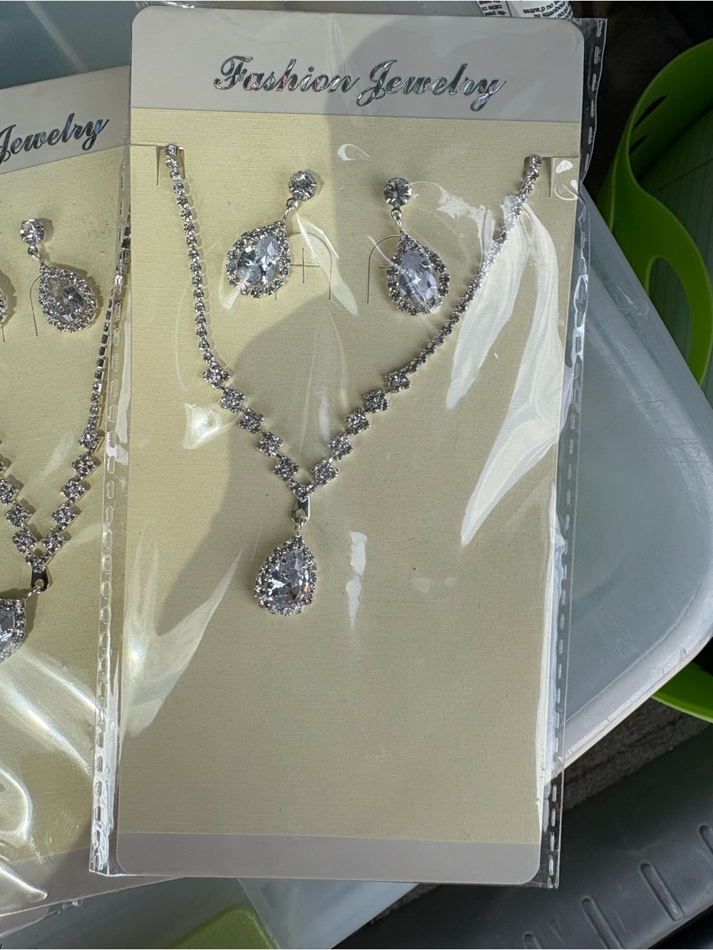 Fashion Jewelry Silver Clear Teardrop Crystal Necklace and Earrings Set